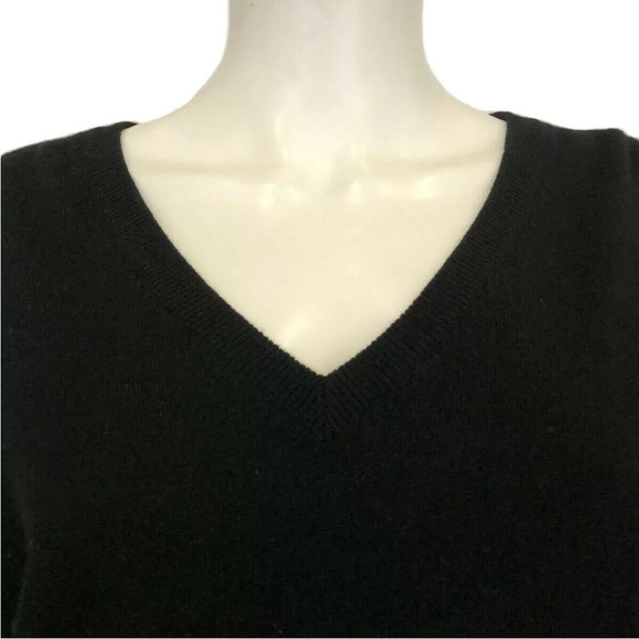 NWT Leggiadro Black V Neck Pull Over Sweater Size L - Picture 5 of 8